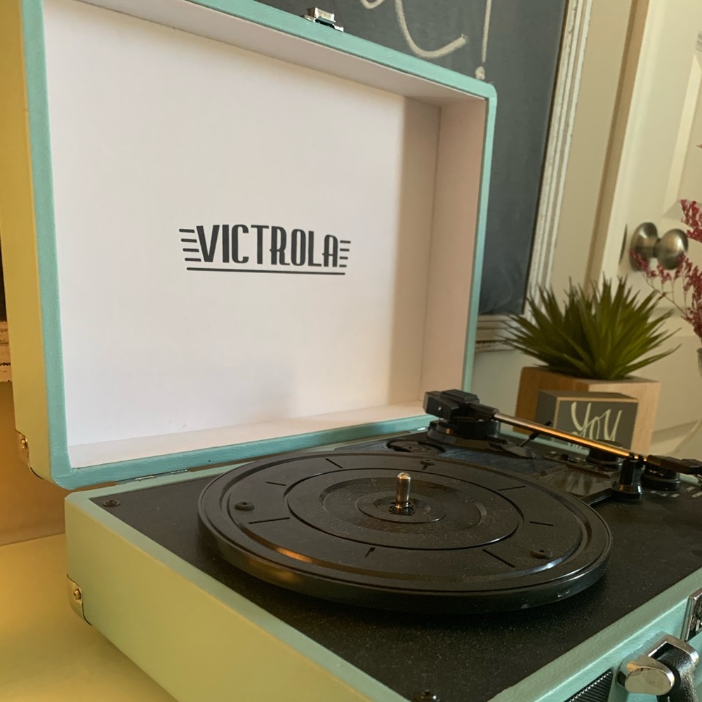 Victrola Record Player - Picture 2 of 4